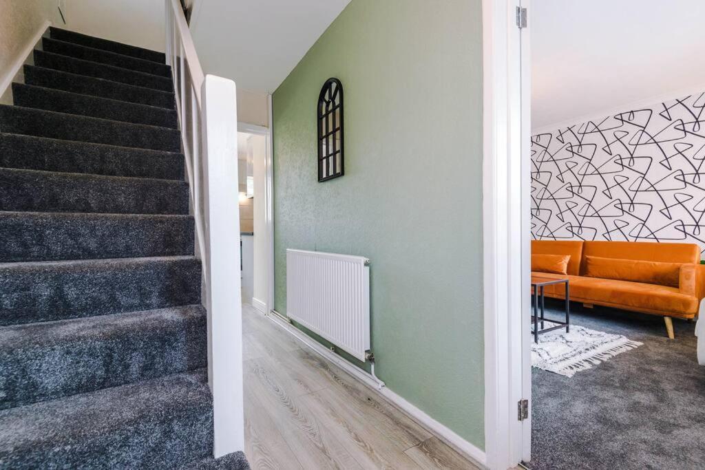 Cheerful 3 Bedroom Home With Parking Near Chester Saughall Buitenkant foto
